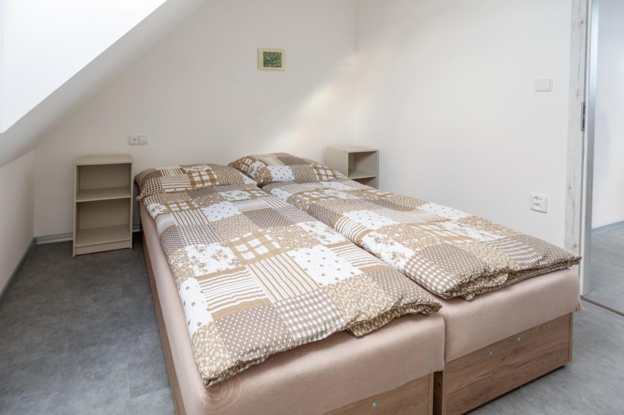 Apartmany Domek U Lesa Bítov Zewnętrze zdjęcie